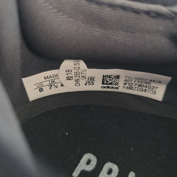 NEW Adidas Ultraboost 21 Running Shoes FY0306 Size 8 Triple Black main image 8